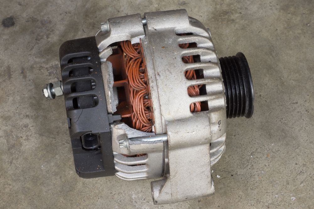 What Are the Problems Caused By a Bad Alternator?